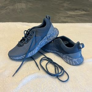 Under Armour Charged tennis Shoes